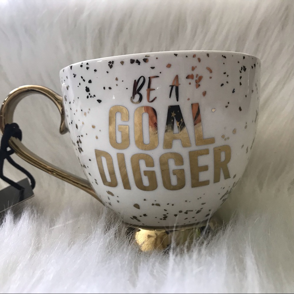 Nanette Lepore “Be a goal digger” Gold Mug - Picture 2 of 7
